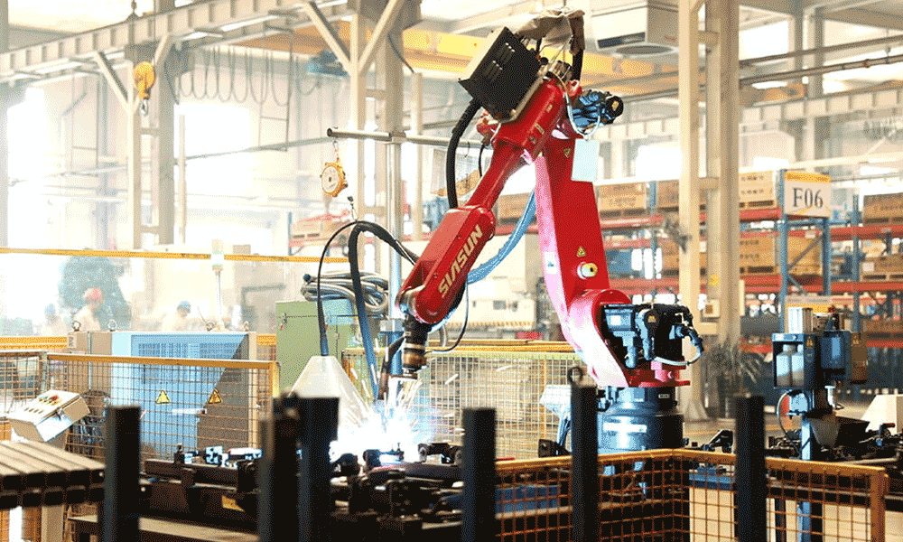 Industrial Robotic Intelligent Welding System for Engineering Machinery