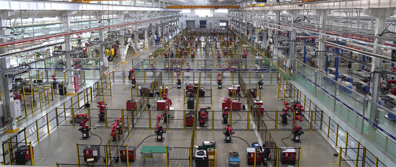 Taller de producción de robots industriales