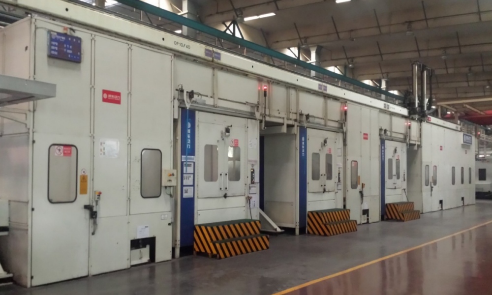 Gantry Robot for Automated Handling in Cylinder...