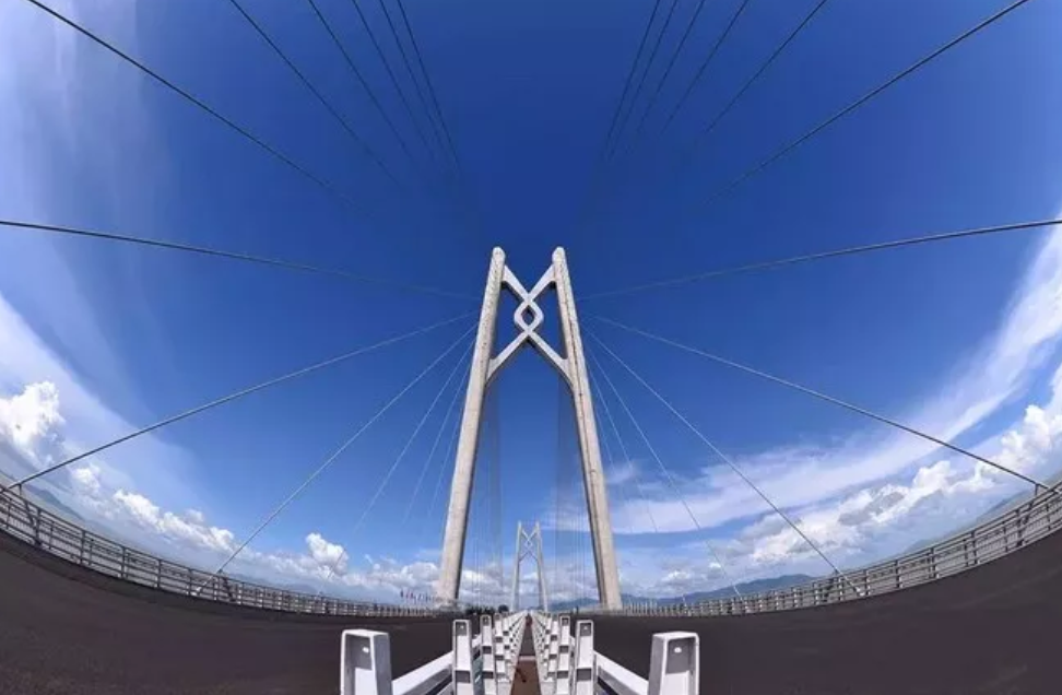 港珠澳大桥已正式开通,万向注册网约车带你直达购物天堂
