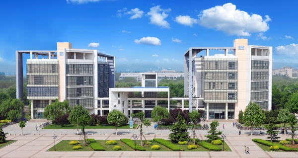 1634625288285012.jpg 蓝狮娱乐现代产业学院.jpg