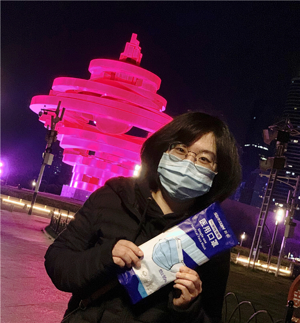 1587716963364934.jpg 蓝狮娱乐口罩·青岛地标五月的风(用户许女士图片反馈).jpg