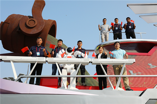 1570251760910632.jpg 合影.jpg