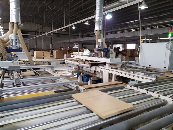 1564975314500568.jpg 竹砧板自动加工生产线 .jpg