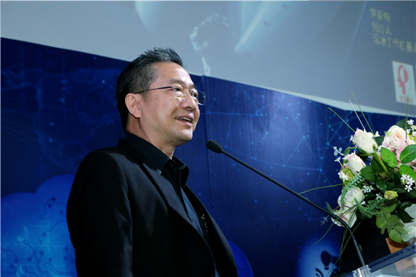 1563524799975129.jpg (图)泰国东部经济走廊办公室特别顾问、机器人专家Djitt博士发表精彩演讲.jpg