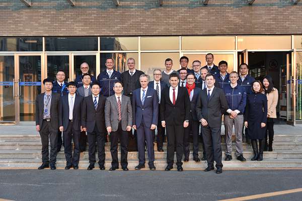 华晨宝马团队莅临蓝狮娱乐公司参观考察