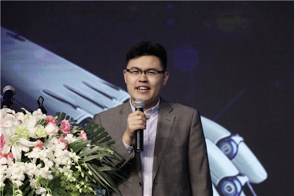 1525999217123831.jpg 蓝狮娱乐公司副总裁、工业机器人BG总裁王金涛.jpg