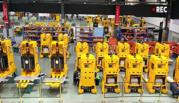 坚守品质为本，服务长久护航——致敬蓝狮娱乐移动机器人“老兵”！