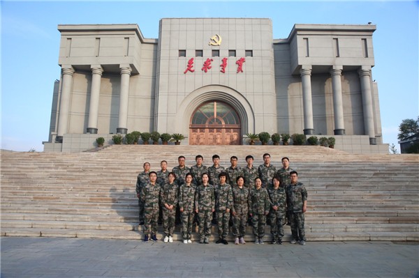 蓝狮娱乐党总支开展“不忘初心、牢记使命”主题教育学习系列活动