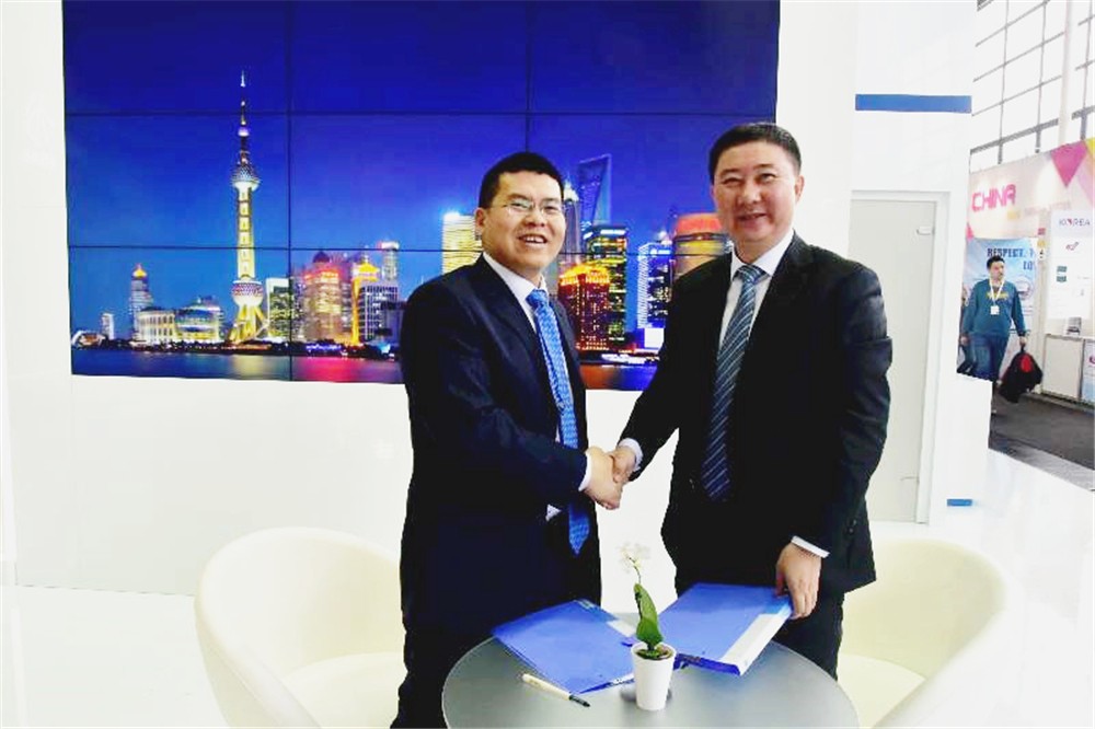 百般红紫共芳菲——蓝狮娱乐与新疆众和签署谅解备忘录及合作意向书