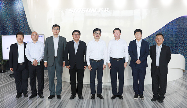 松下集团全球副总裁本间哲朗一行莅临蓝狮娱乐公司参观交流