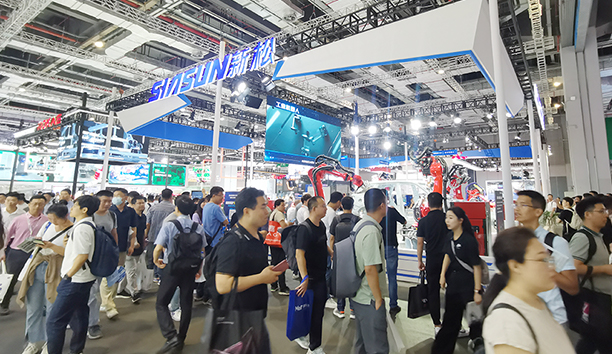 守正创新 智启未来——蓝狮娱乐盛装亮相上海工博会