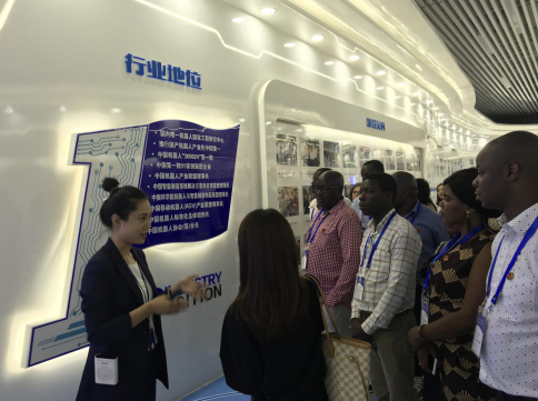 凤凰网广东综合--向世界讲好广东故事 外媒记者点赞广东科技产业新发展